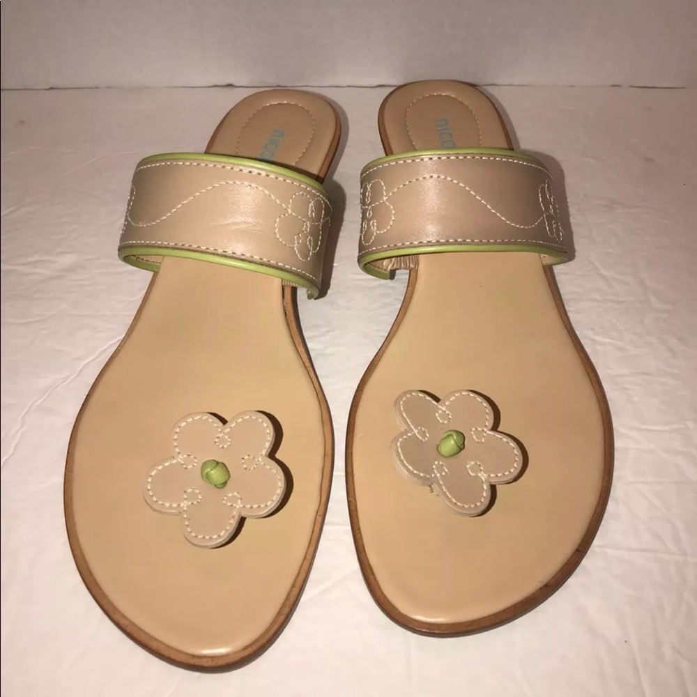 Nicole “Toe flower” Sandals